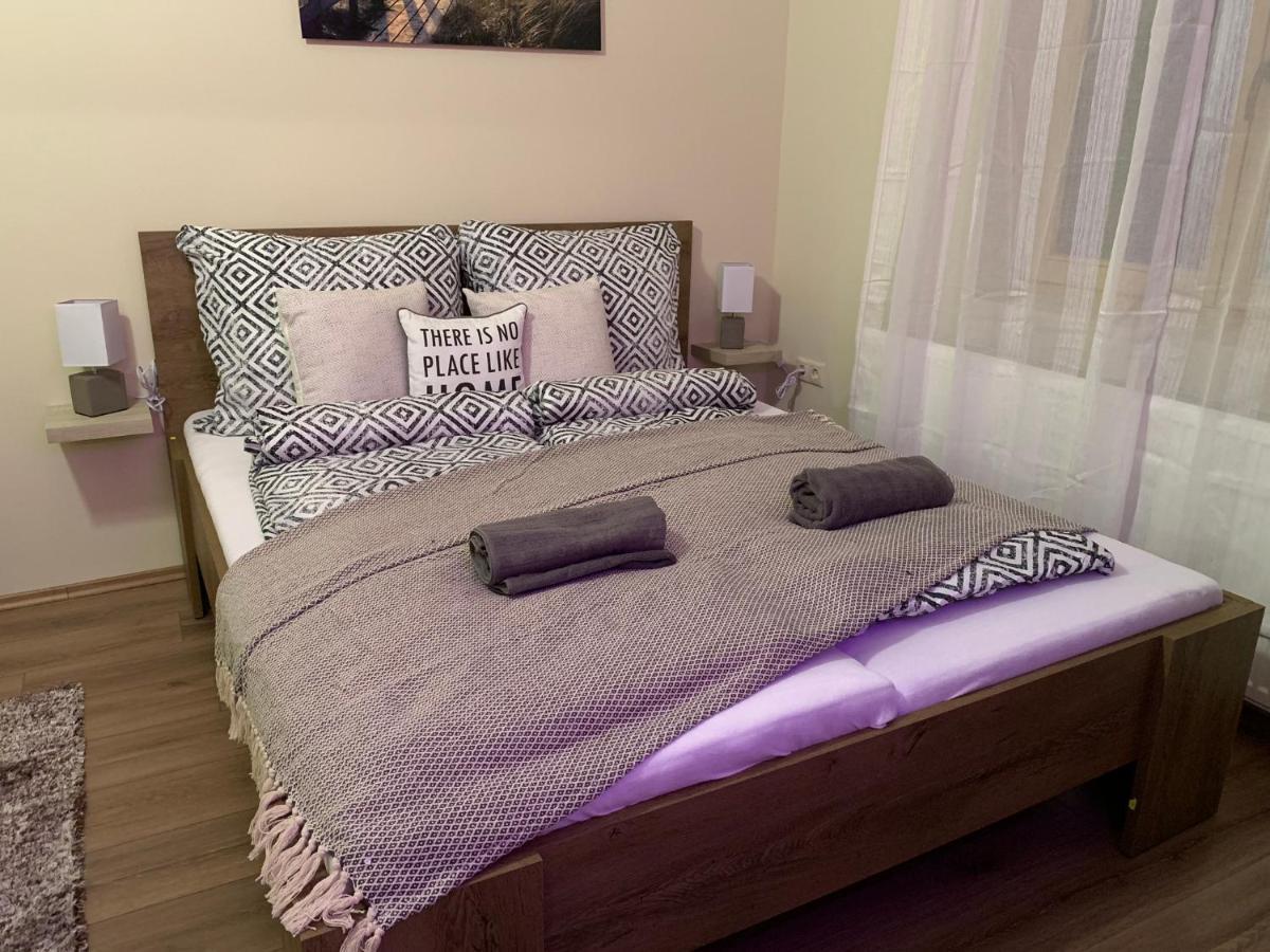فندق ميسكولكفي  A Vendeghaz المظهر الخارجي الصورة