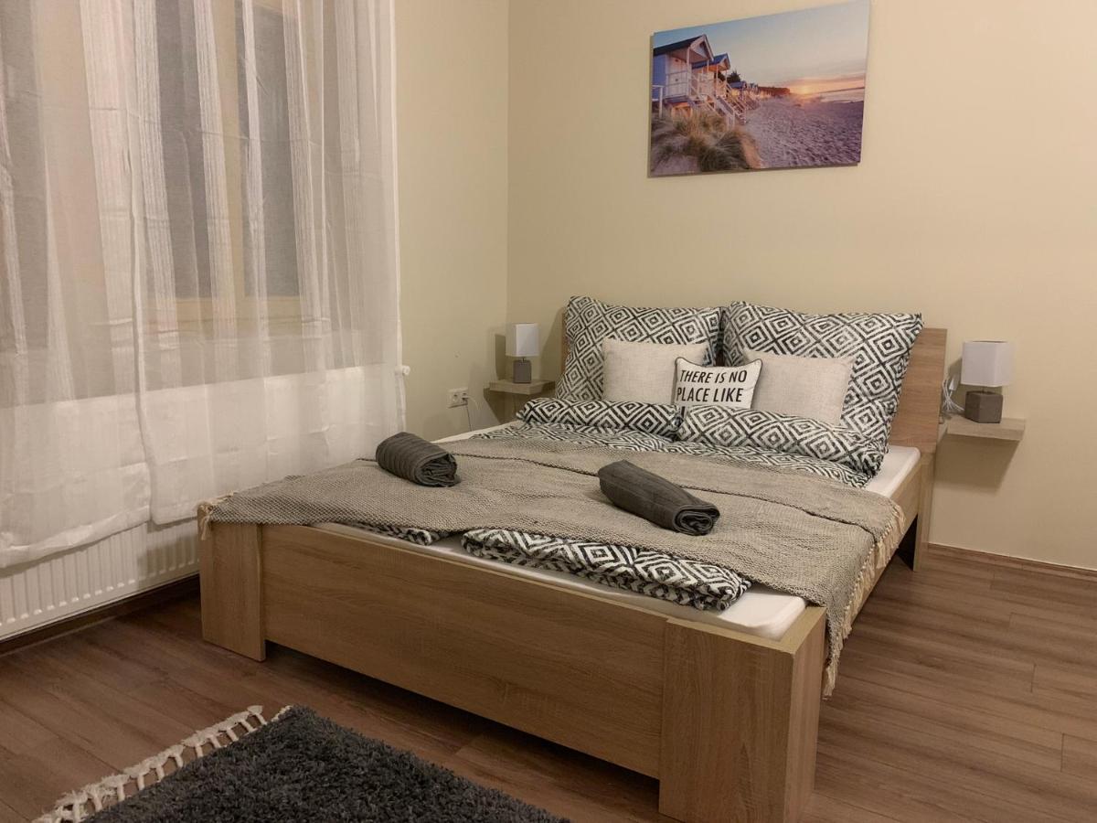 فندق ميسكولكفي  A Vendeghaz المظهر الخارجي الصورة